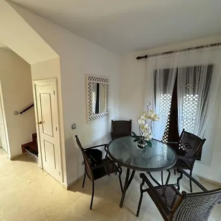 Townhouse In Nueva Andalucia *