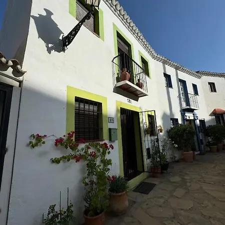 בית נופש Townhouse In Nueva Andalucia *