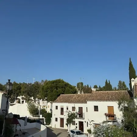 Townhouse In Nueva Andalucia בית נופש *